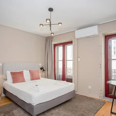 Liiiving In - Historic Clerigos Apartament Porto