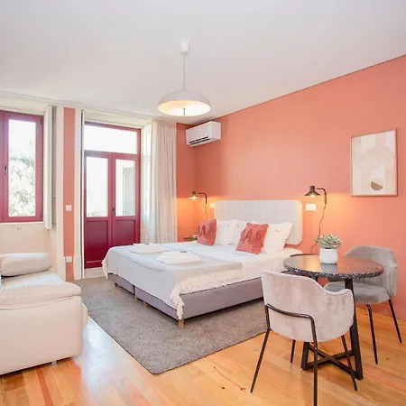 Liiiving In - Historic Clerigos Apartment