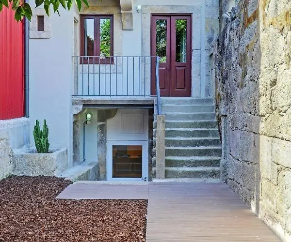 Liiiving In - Historic Clerigos Apartman