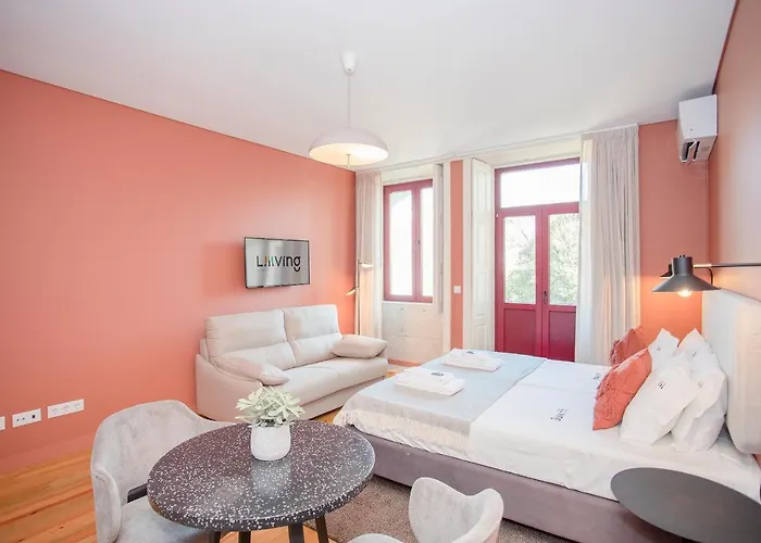 Liiiving In - Historic Clerigos