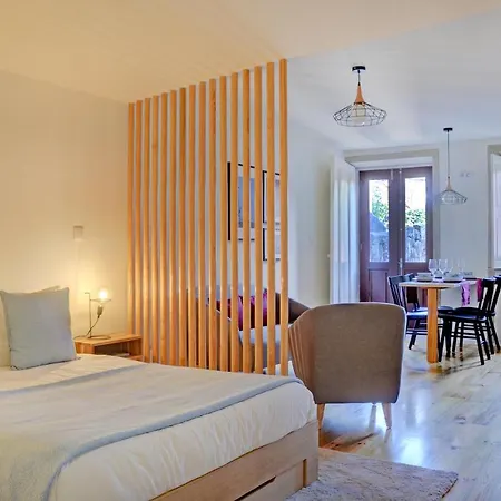 Liiiving In - Historic Clerigos * Порту