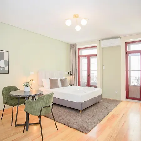 Liiiving In - Historic Clerigos Порту