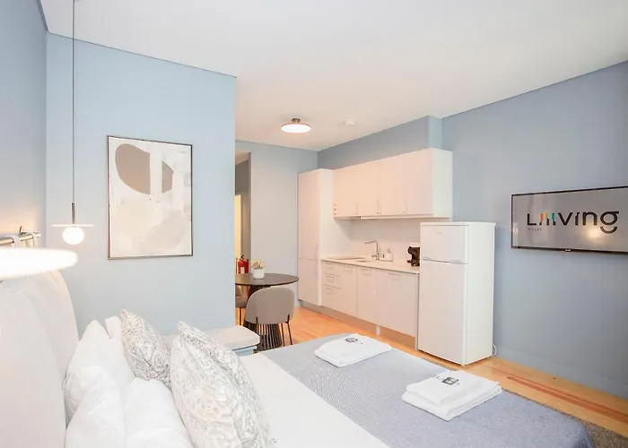 Апартаменты Liiiving In - Historic Clerigos Порту