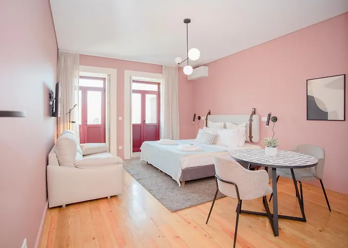 Liiiving In - Historic Clerigos