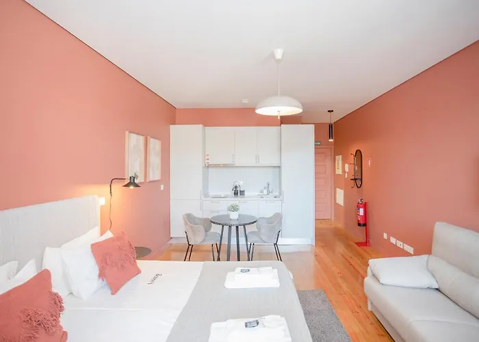 Liiiving In - Historic Clerigos *