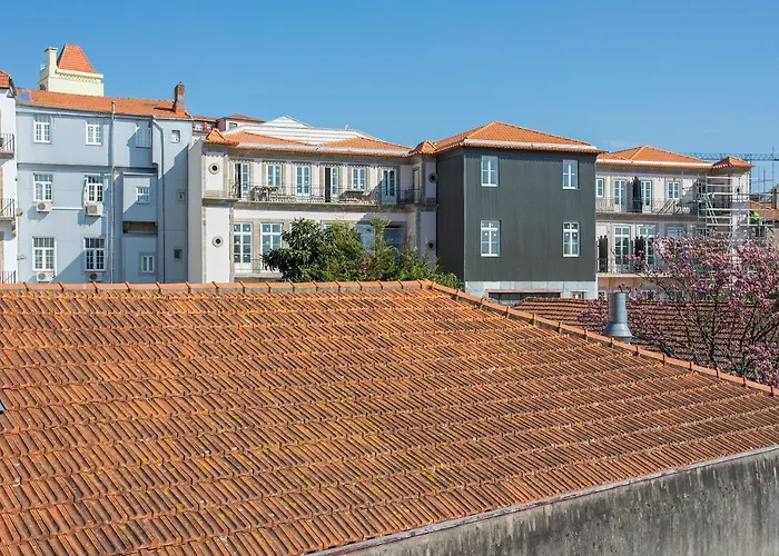 Liiiving In - Historic Clerigos